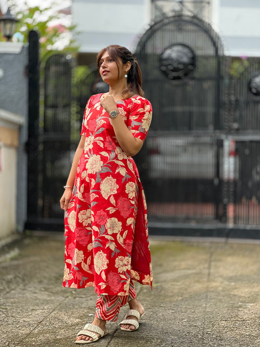 Nidhi- Kurti set with dupatta